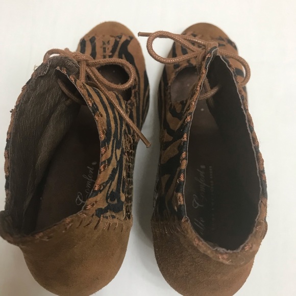 Shoes - Picture 8 of 10